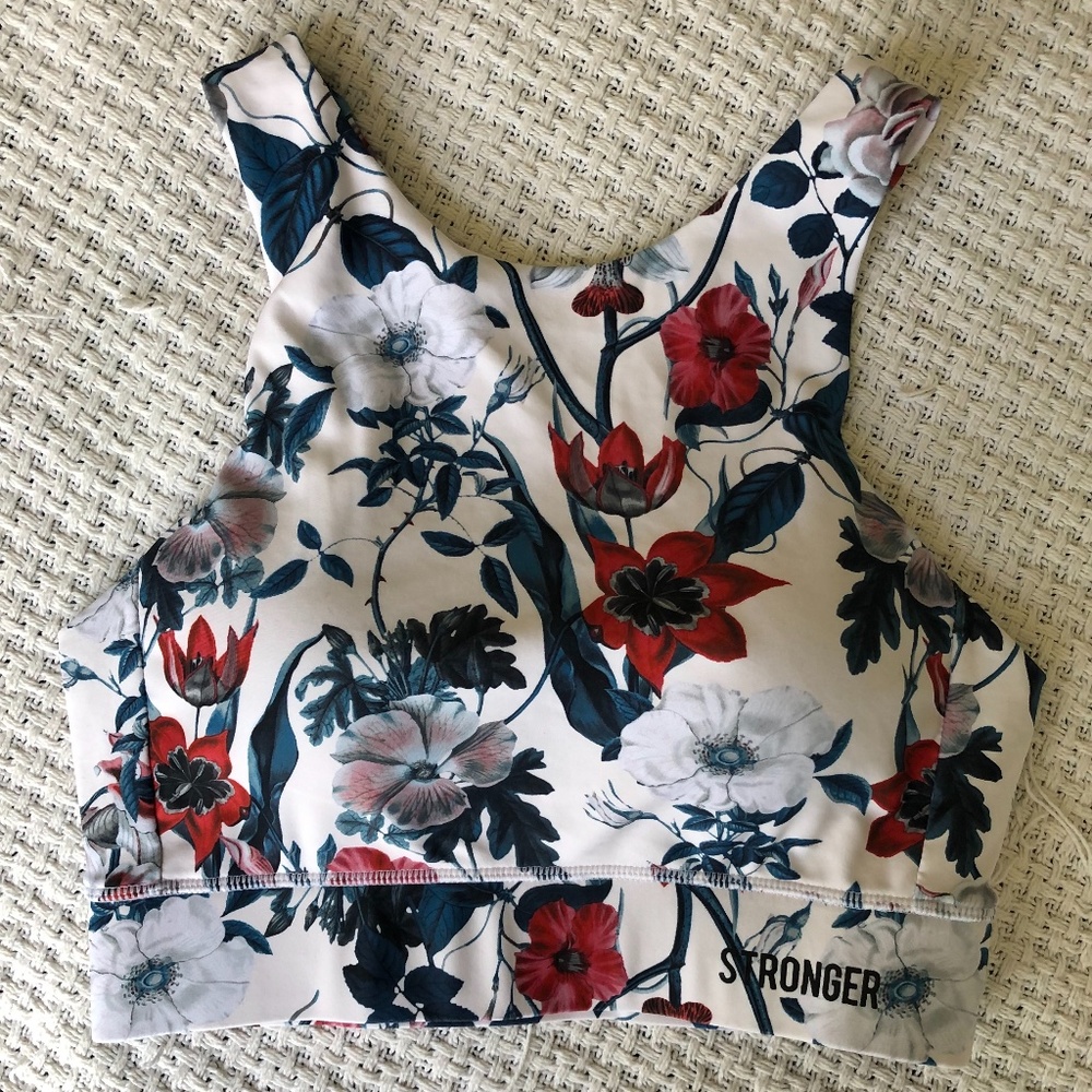 Stronger Sports Bra - La Belle Hanoi